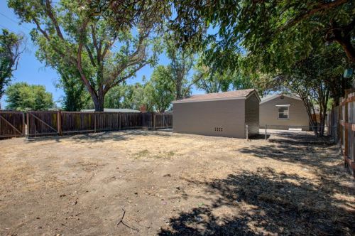 202 Camellia Way, Modesto CA  95354-2817 exterior