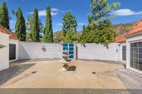 3110 Peters Cir, Glendale, CA 91208-1732