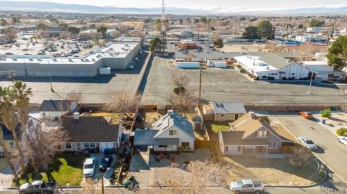 44327 Heaton Ave, Lancaster CA 93534-4337 exterior