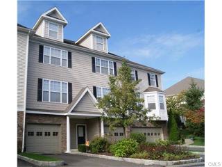 35 Faith Ln, Danbury, CT 06810-7122