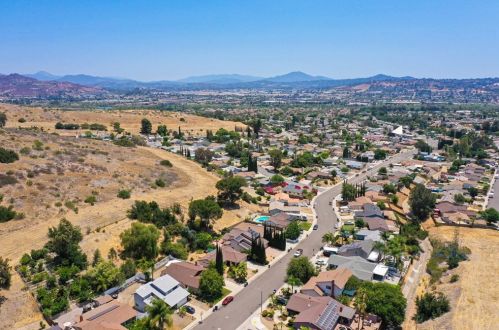 9941 Halberns Blvd, Santee CA  92071-1439 exterior