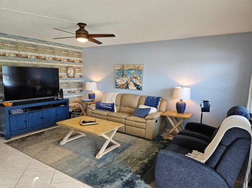 30 Somerset B, West Palm Beach, FL 33417-2107