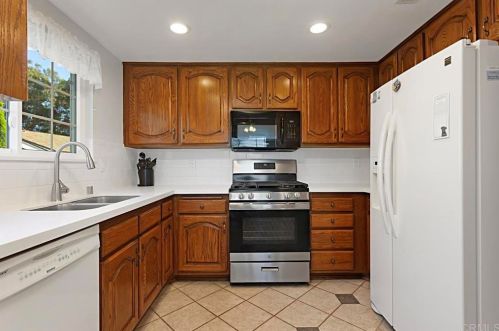 4320 Spoon Bill Way, Oceanside CA  92057-7508 exterior
