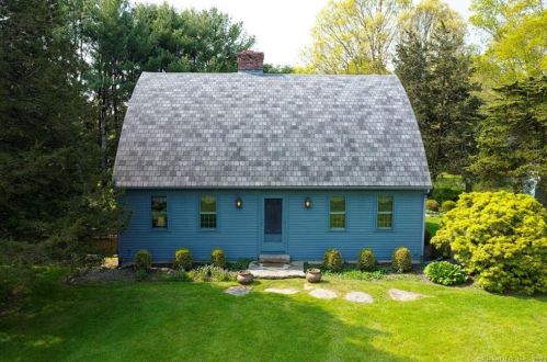 10 Heritage Dr, Stonington, CT 06378-2213