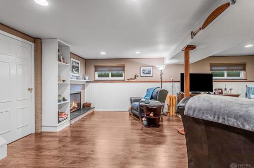 338 Crestway Rd, Englewood OH  45315-9702 exterior