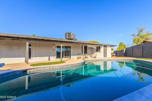 7332 17 Ave, Phoenix AZ 85085-6300 exterior