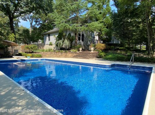 86 Green Meadow Blvd, Middletown NJ  07748-3148 exterior