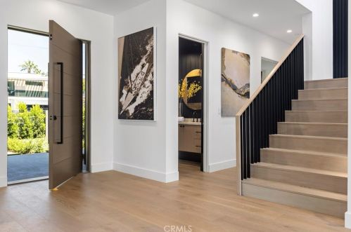 4955 Haskell Ave, Van Nuys CA  91436-1674 exterior