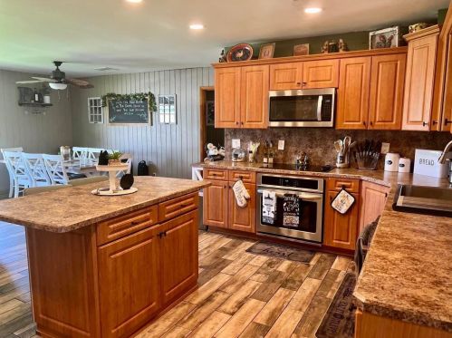 965 Linda Rd, Belle Glade, FL 33430-4605