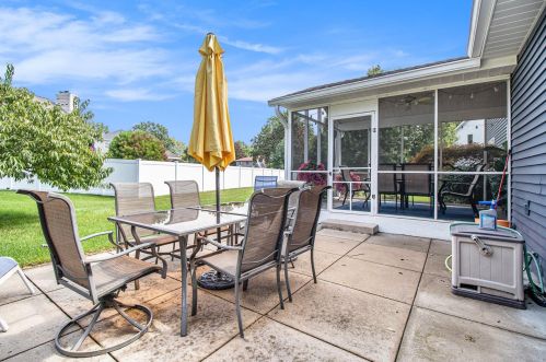 15677 Luminaire Ct, Mishawaka, IN 46545-1578