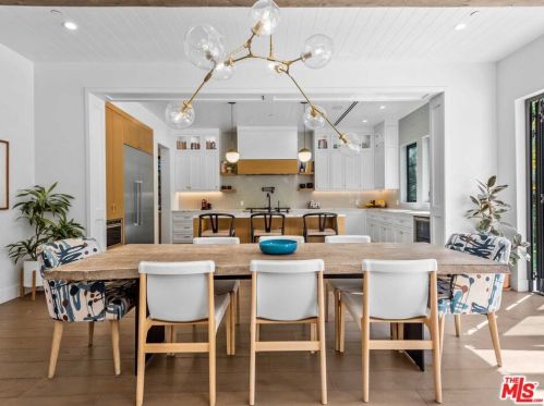 12226 Huston St, North Hollywood CA  91607-3617 exterior