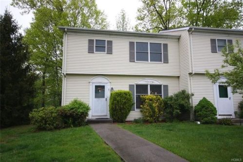 87 Lackawanna Trl, Airmont, NY 10901-4921