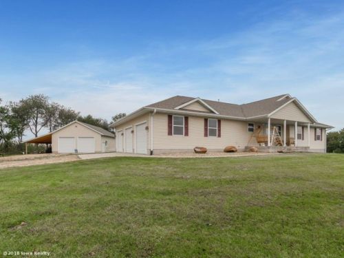 3702 Stone Rd, Waubeek, IA 52214-9463