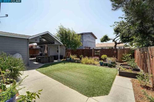 2854 Mcbryde Ave, Richmond CA  94804-1247 exterior