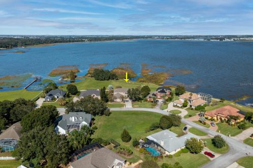 347 Hamilton Shores Dr, Winter Haven FL  33881-5711 exterior