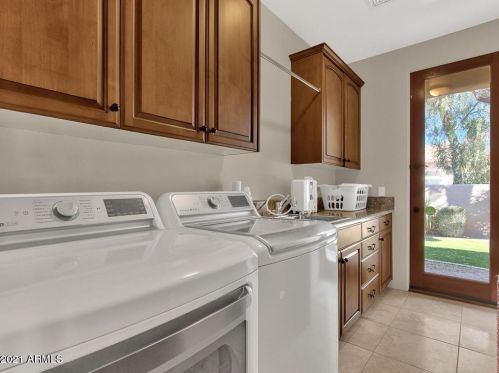 9390 Monument Dr, Scottsdale AZ 85262-4744 exterior