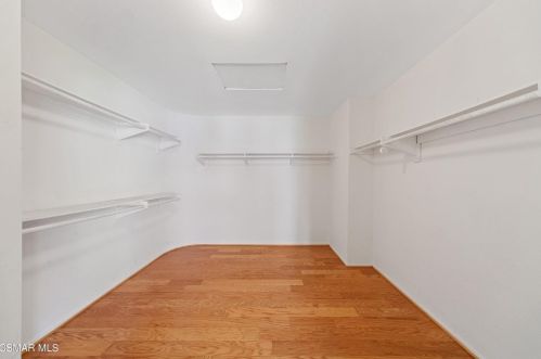 5805 Rainbow Hill Rd, Calabasas CA  91301-4636 exterior