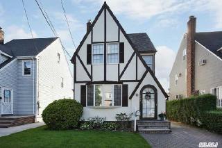 403 Wellington Rd, Garden City, NY 11501-1437