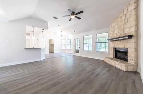 4010 Dove Valley Dr, Georgetown TX  78626-9502 exterior