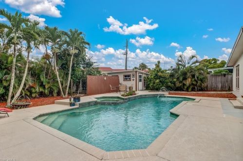 1236 Wisconsin Dr, Naples, FL 34103-3855