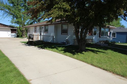 5725 89th St, Milwaukee WI  53225-2810 exterior