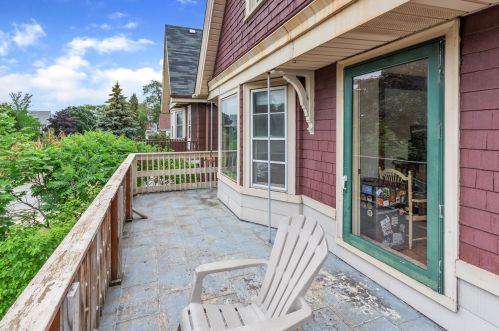 2858 Murray Ave, Milwaukee WI 53211-3648 exterior