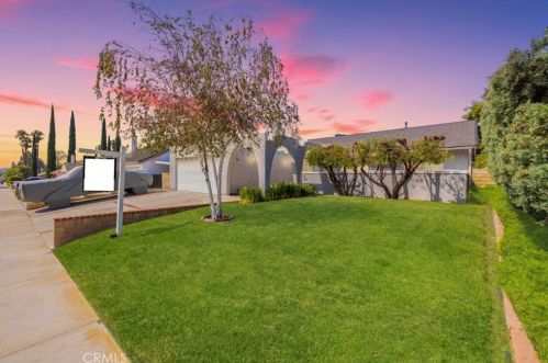 29023 Gladiolus Dr, Santa Clarita, CA 91387-1829