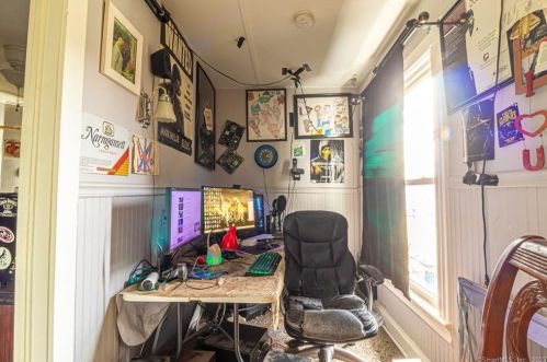 28 Oak St, Norwich CT  06360-5111 exterior