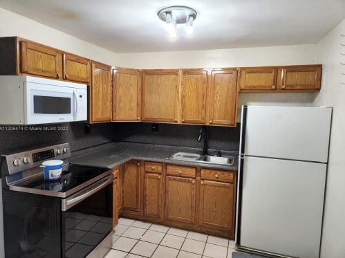 6520 19th St, Hollywood, FL 33023-2119