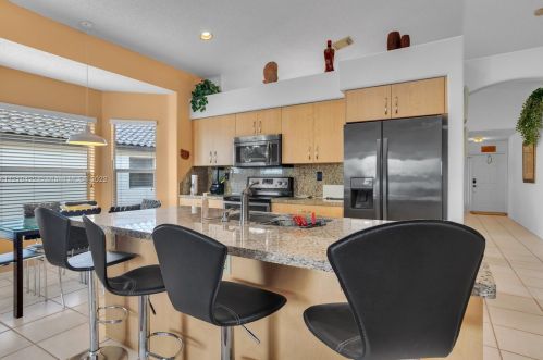 18806 24th Ct, Hollywood FL  33029-5354 exterior