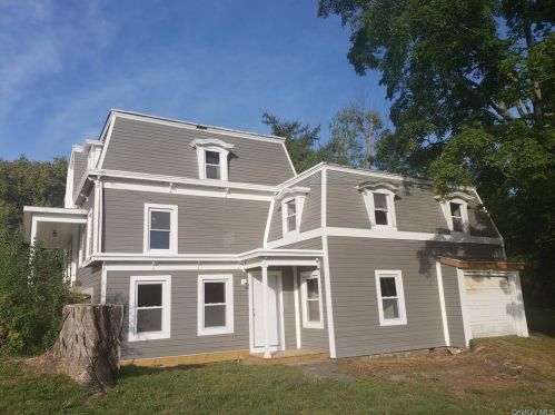 2 Plattekill Rd, Marlborough NY  12542-6023 exterior