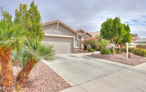 43924 Snow Dr, Maricopa, AZ 85138-5574