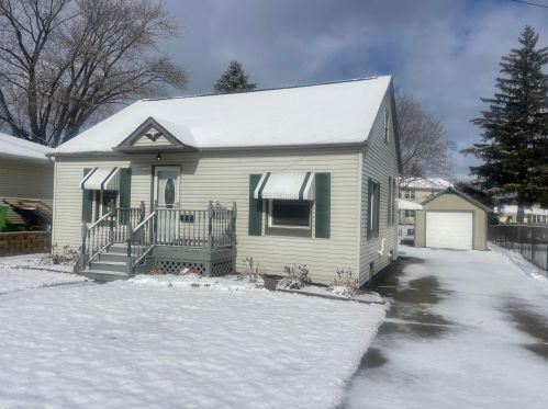 110 Lake St, Beaver Dam, WI 53916-1228