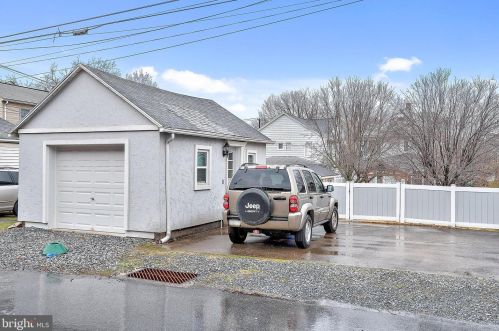 239 High St, Hummelstown PA  17036-2406 exterior