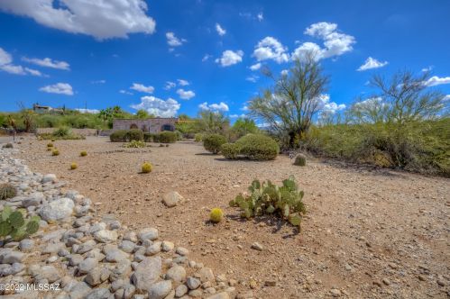 3870 Four Winds Dr, Tucson, AZ 85750-1910