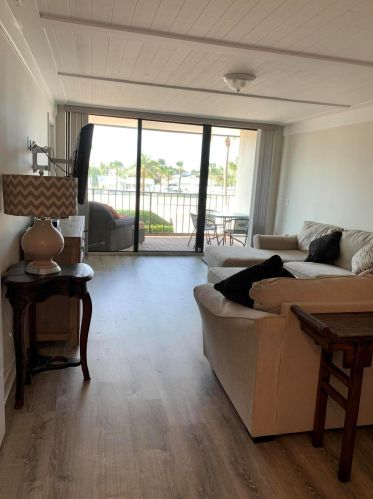 225 Beach Rd, Jupiter, FL 33469-2865