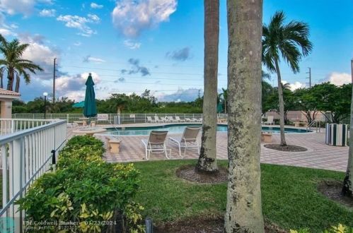 17398 20th Ct, Hollywood FL  33029-5541 exterior