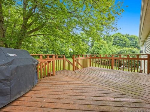 7 Lena Dr, Uncasville CT  exterior