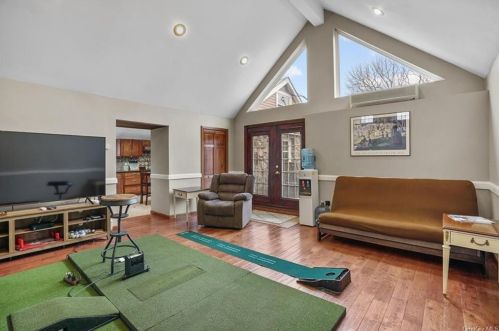 375 Rye Hill Rd, Monroe NY  10950-4511 exterior