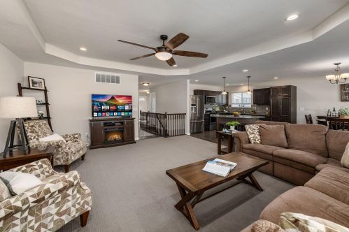 312 Isaac Tharp St, Pataskala OH 43062 exterior