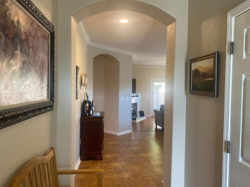 2952 Las Flores Cir, Los Banos, CA 93635-9300