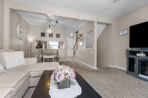 602 Palace Ct, Pittsburgh, PA 15227-4372