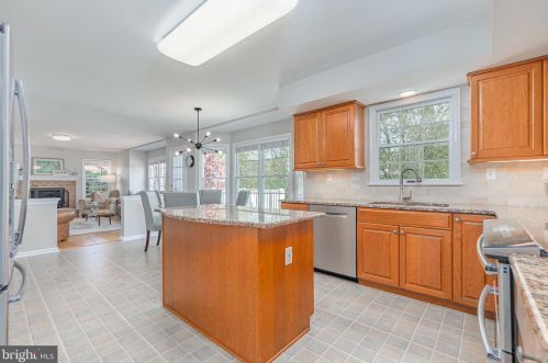 203 Southside Cir, Downingtown PA  19335-4428 exterior