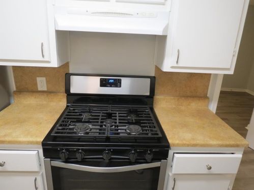 609 Aspen St, Lancaster TX  75134-3207 exterior