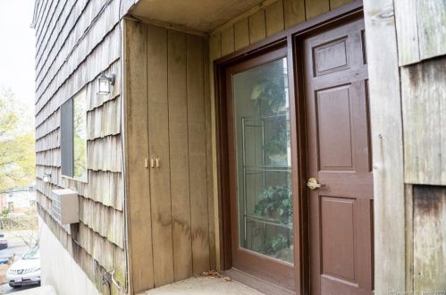48 Columbus Pl, Stamford, CT 06907-1674