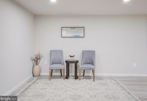 8813 Lagrange St, Lorton VA 22079-1643 exterior