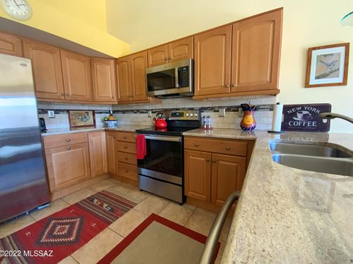 8760 Arnold Palmer Dr, Tucson AZ  85742-9680 exterior