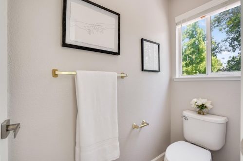 7577 Trotter Way, Pleasanton CA  94566-3121 exterior