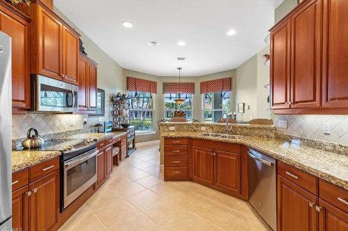 5100 Post Oak Ln, Naples FL  34105-4526 exterior
