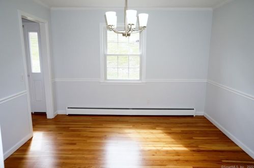 9 Juniper Ln, Brookfield Center CT  06804-1207 exterior